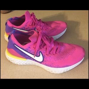 Women’s size 6.5 Nike Epic React Flyknit 2